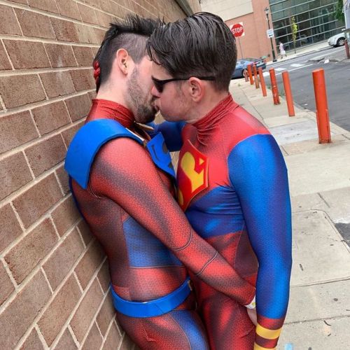 gaycomicgeek:  Mon El and Superboy may have porn pictures