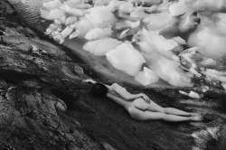 romimuse:  Photo by the amazing @corwinprescott during the epic helicopter trip in top of a glacier in Glenorchy/NZ 2016 Love it!!! 😍😍 