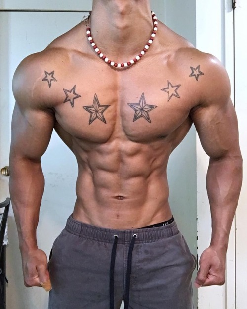   John Van 🇰🇭 🇨🇦 @Vanphysique adult photos