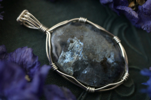 Sunstone, Labradorite and Larvikite.This week I made new pendants and bracelets and they’re now avai