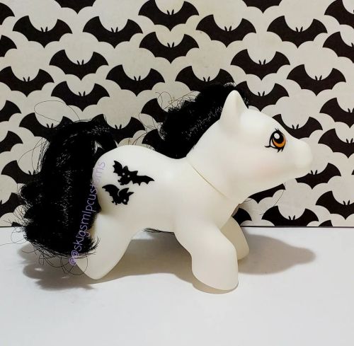 skigjmr85:Batty Boo is the pony of the day.  #skig #skigsmlpcustoms #mylittlepony #mlp #mylittlepony