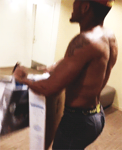 exposethajocks:  freddyskrueger:  basbhatass2521:  Forever reblog  YASS  Did anyone ever find out who this was?  
