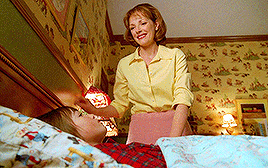 jakegyllenhaals:I suppose dying’s as good an excuse as any to start living.pushing daisies rewatch →