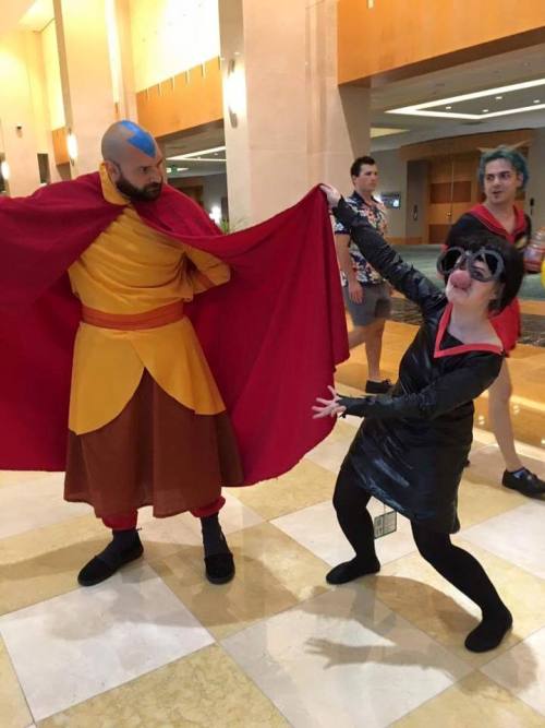 fatfreefiddlefaddle:  the-mighty-birdy:  emmajiqrubini: I cosplayed Edna Mode from The Incredibles at Holiday Matsuri and needless to say I spent the day hunting down characters with capes and getting irrationally angry at them good post   My favorite