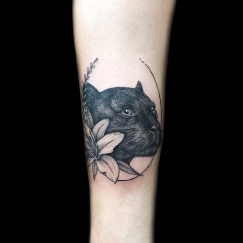 Para Vanessa realizado en @hometattooestudio • Atentos a mis historias y a las de la tienda par