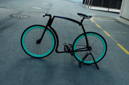 VIKS by Ana V. Francés Steel Urban bicycle made in Estonia. Viks is made entirely from stainless ste