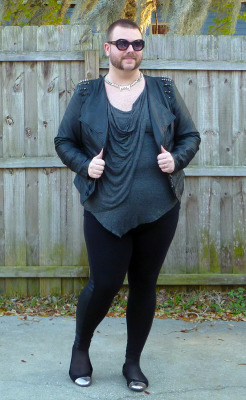 dharma-swan:  hisblackdress:Jacket: Forever 21 | Sunglasses &amp; necklace: Domino Dollhouse | Top: Modcloth | Leggings: Torrid | Shoes: Target   Love that necklace so much. 