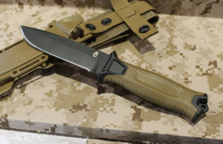 military-life:  Gerber StrongArm Fixed Blade