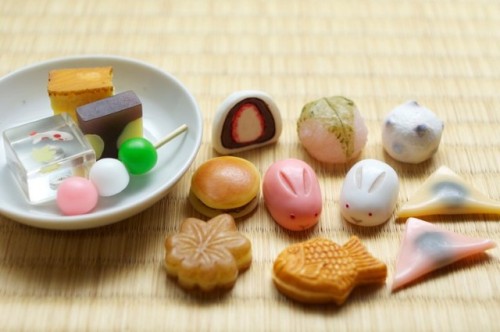 congenitaldisease: Wagashi are traditional Japanese confections that are typically served with tea. 