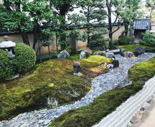 ＼おにわさん更新情報／ ‪[ 京都市下京区 ] 真如院庭園 Shinnyo-in Temple Garden, Kyoto の写真・記事を更新しました。 ーー室町幕府15代将軍・足利義昭のために織田信