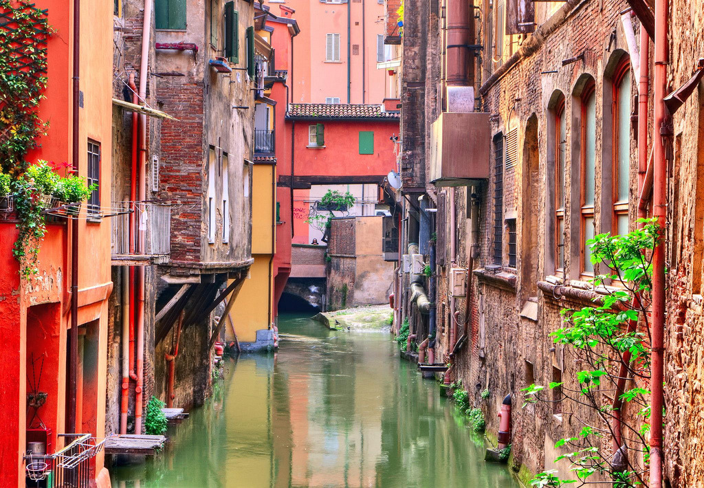besttravelphotos:  Bologna, Italy 