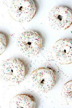 verticalfood:  Baked Funfetti Donuts 
