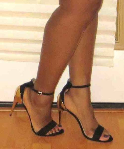 chocolatesamson:  THICK EBONY MODEL