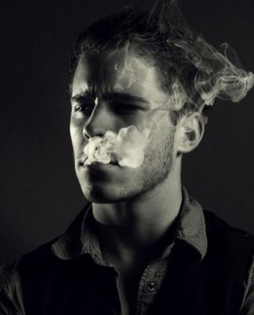 oregonleatherboy:     I dont support smoking, but visually I think it is really aesthetically