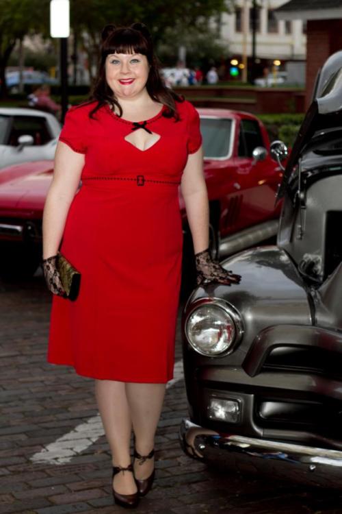 prettyplussize:  The Lovely Ms.RubyMoon Plus size pinup model and Body Positive activist https://www.facebook.com/pinuprubymoon