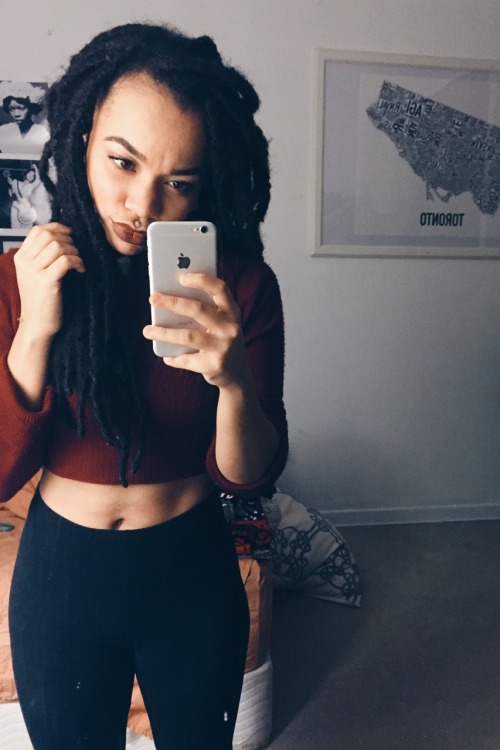 neferbadmon:  black—lamb:  struggle selfies: 2k14 edition   Lol lol Gina