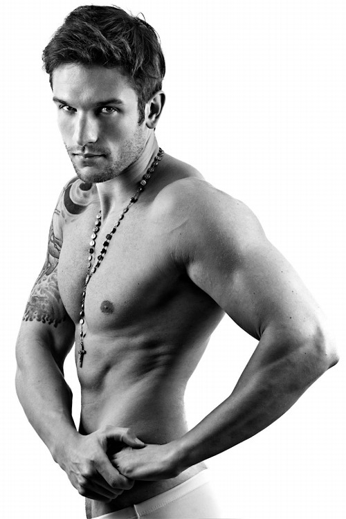 tiosquequitanelhipo:  Gustavo Schmitt