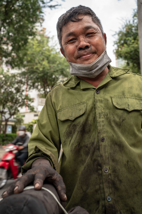 Mr Thanh, affable, le verbe facile, trop content de tomber sur un étranger qui parle un peu sa langu