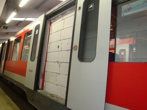 silver-tongues-blog: sovietsofficial:  shitpost-senpai:  schuetzengrabenmints:  streetslave:   thatswhywelovegermany:  Someone bricked up a door of an S-Bahn (suburban rail) train in Hamburg No fake, the federal police of Germany has confirmed the crime