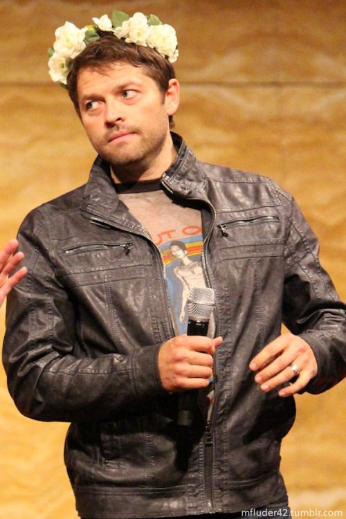 mfluder42: Misha Collins during his Q&amp;A session at the All Hell Breaks Loose (AHBL) V conven