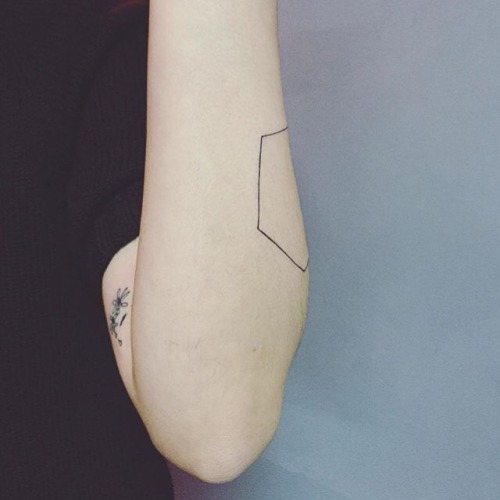 gheosteu:Girl Crush: panta_tattooartist (ig)