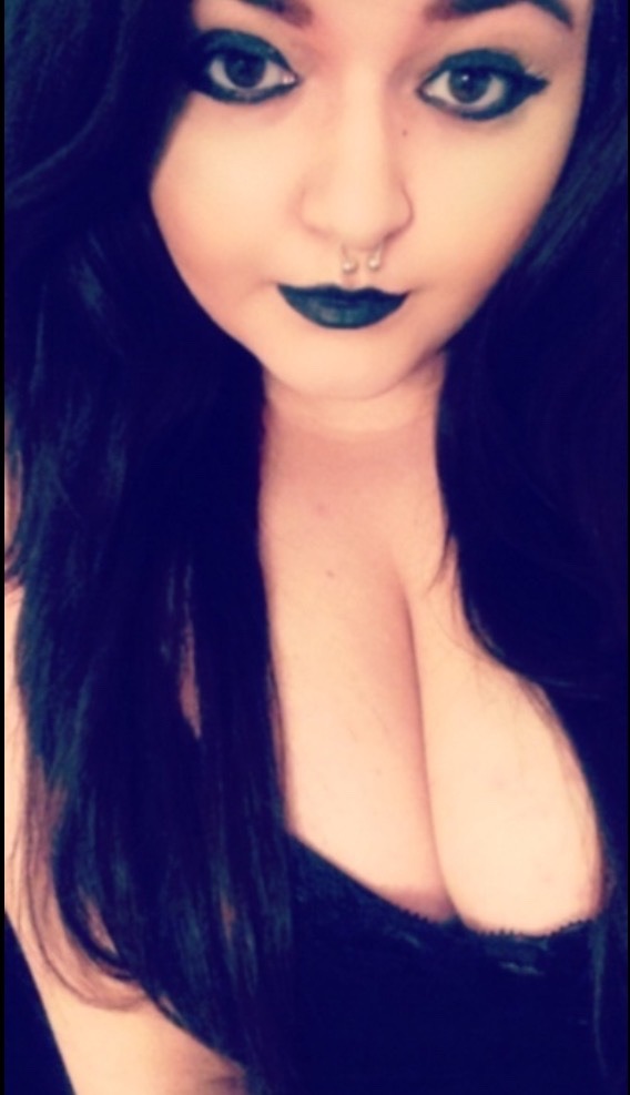 ghost-sparkle:Throwback to when I had long dark hair 😛 (sorry one of them was