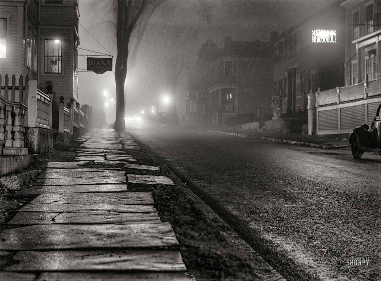 undr:  Jack Delano. Night and Fog. New Bedford, Massachusetts. 1941