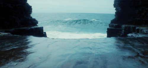rogueone:Darkness rises, and the light to meet it.