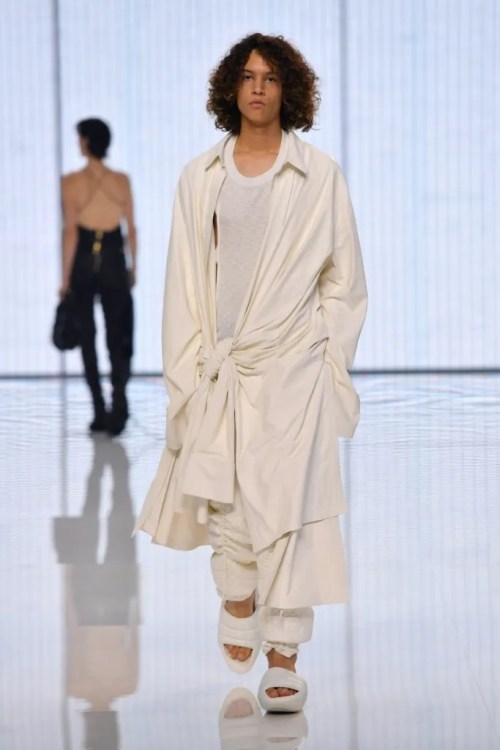 fashionablymaleofficial: (via Balmain Ready To Wear Spring 2022 Paris)