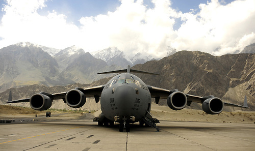 texasgunguy: australian-military: A United States C-130 Hurcules in front of an amazing mountain ran