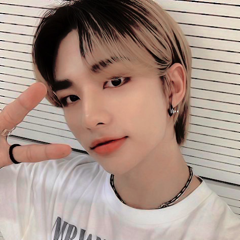 HYUNJIN SKZ─   ♡─   ♡▸DO NOT RE EDIT