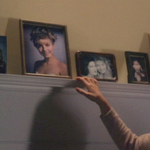 withoneeye:What is going on in this house?
