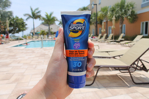 hotlocalsingle:babyghoul:a picutre of sunscreen has 900 notes i am laughing so hardi relate to this
