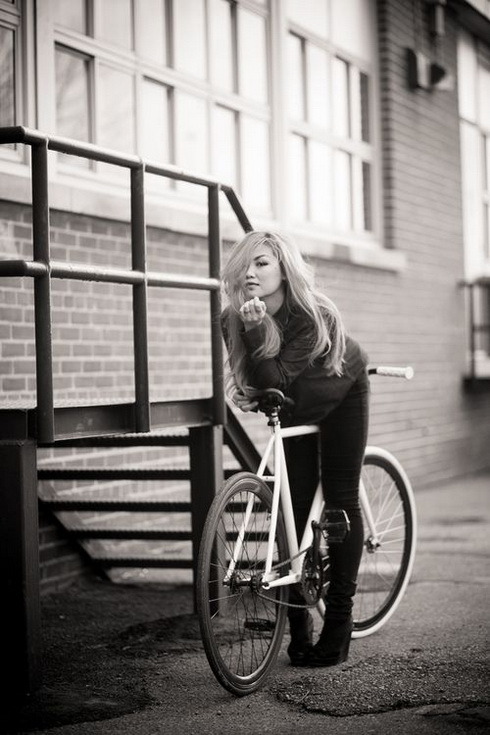 bicycle-babe:Bicycle girl bicycle-babes.blogspot.com/