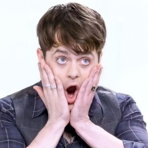 bluntgirl:  captain-of-the-sass:  when a blog has autoplay and you were unprepared for it    Lmao