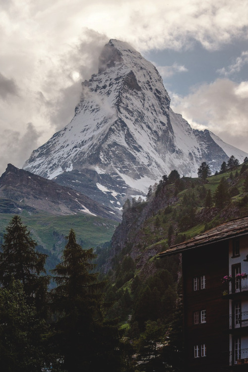 visualechoess - Matterhorn - by - Arno Hemmer