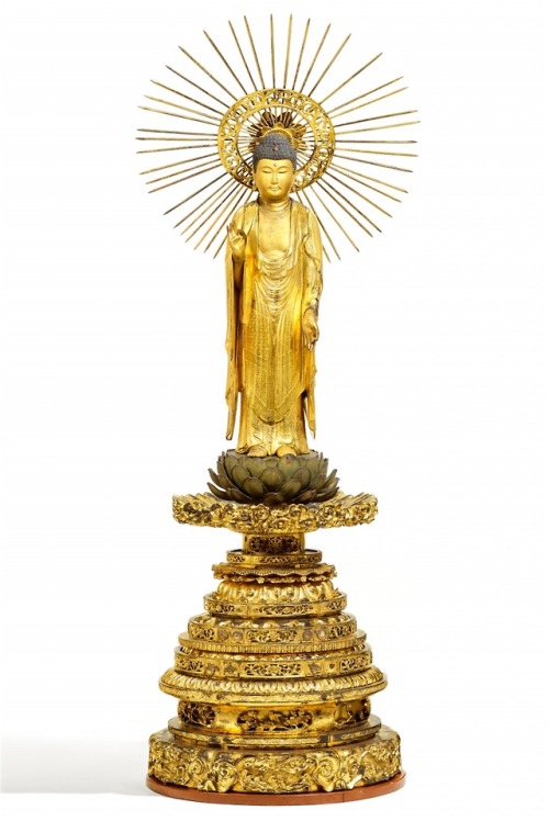 A large gilt and lacquered wood figure of Amida Nyorai. 18th-19th century