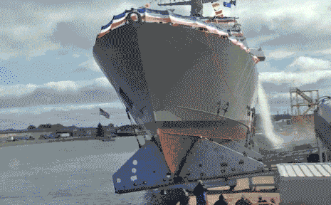 anais-ninja-bitch:dunkstein:educational-gifs:The Launch of the USS Detroit, or How Large Ships are L