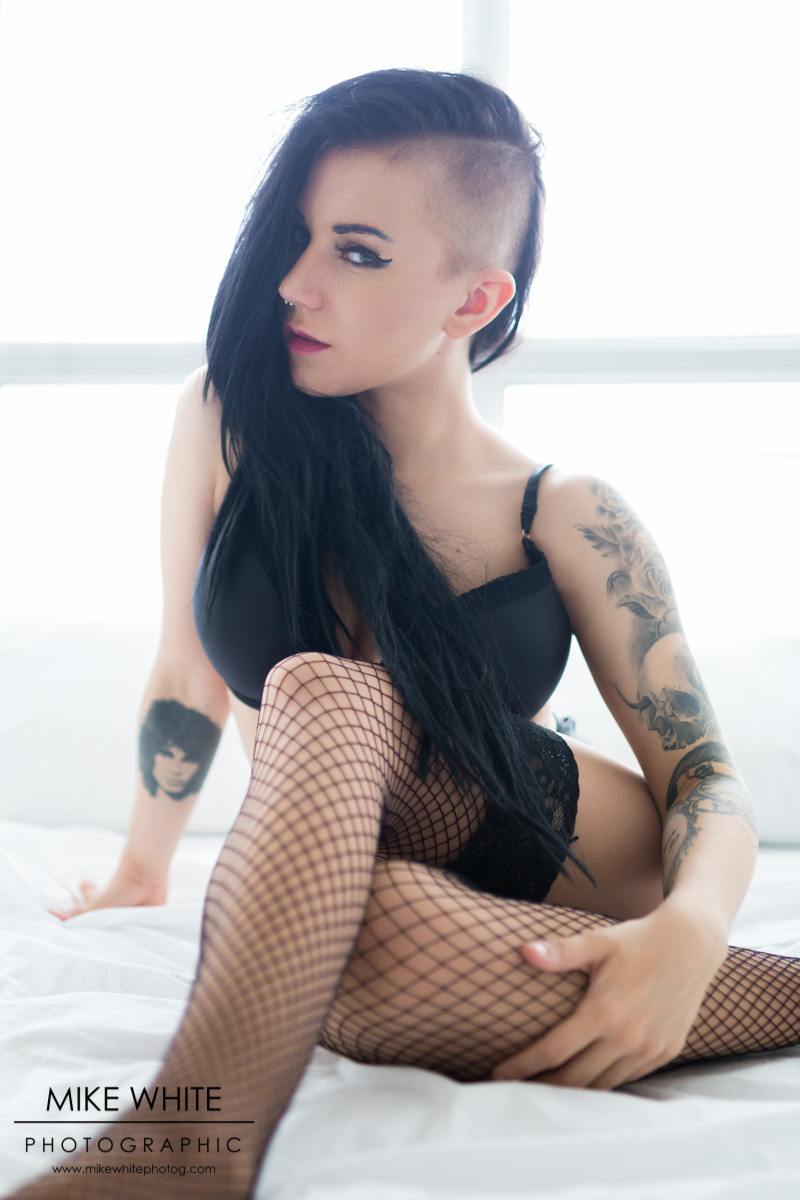 altmodelgirlcrush:  Peyton Vega@mikewhitephotog