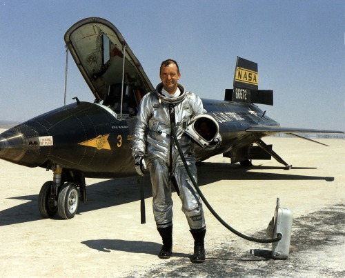 humanoidhistory:Happy birthday to test pilot Bill Dana, born in Pasadena, California on November 3, 