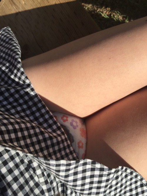 bbylovebug: Don’t you just hate when you’re swinging and your dress decides to show your goodnite to