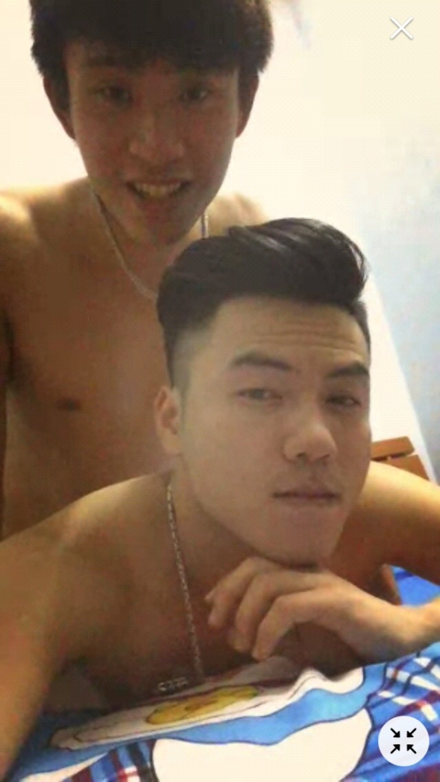megaaplova:  sexydick981:  sinkunbee:  hotguyszz:  Vietnamese guys anal fucking public
