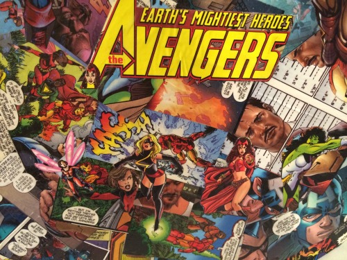 everybodyilovedies:Comic book table: done! \o/ I accidentally bought a double copy of Avengers vol