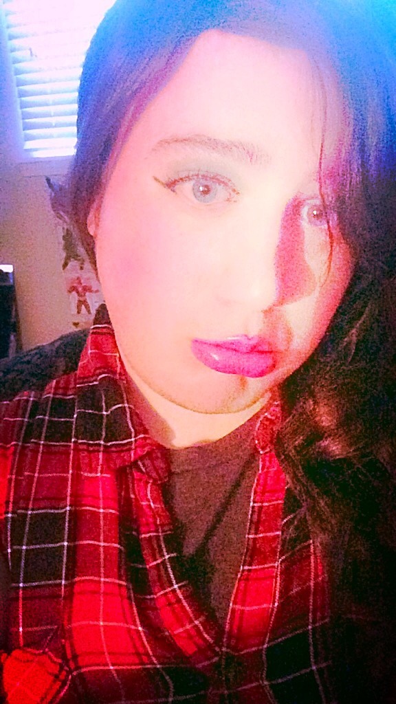 ashleyaurora:  Looking for fun. Who is up for a good fuck? Send me naughty pics.😏🍆👄