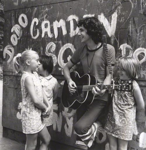 jesse-greene:Cat Stevens with some young fans, photographed by David Wedgbury, 1969.