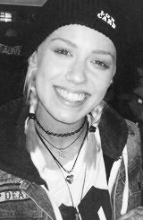awjennamcdougall:  Jenna McDougall + random fan's photo 