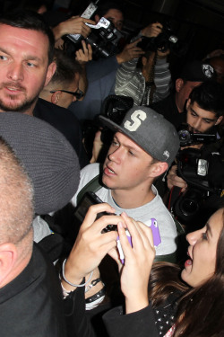 simplybieberand1d:  Niall :( at LAX 11-19-13 9