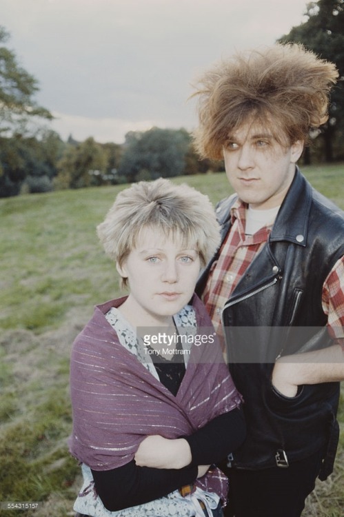 theorderovdeath: Elizabeth Frazer &amp; Robin Guthrie - Cocteau Twins