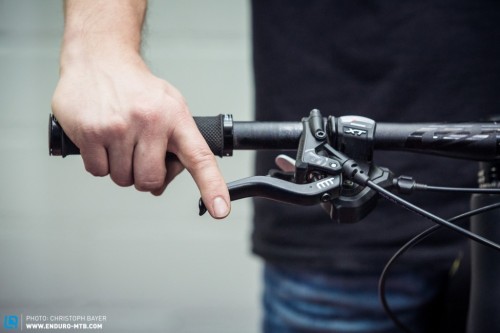 HOW TO SET UP YOUR BRAKE LEVERS PERFECTLY http://enduro-mtb.com/en/how-to-set-up-your-brake-levers-p