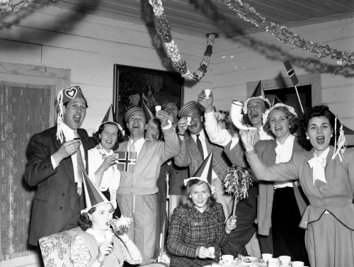 vintagenorway:May 17 celebration, Nesodden, 1949